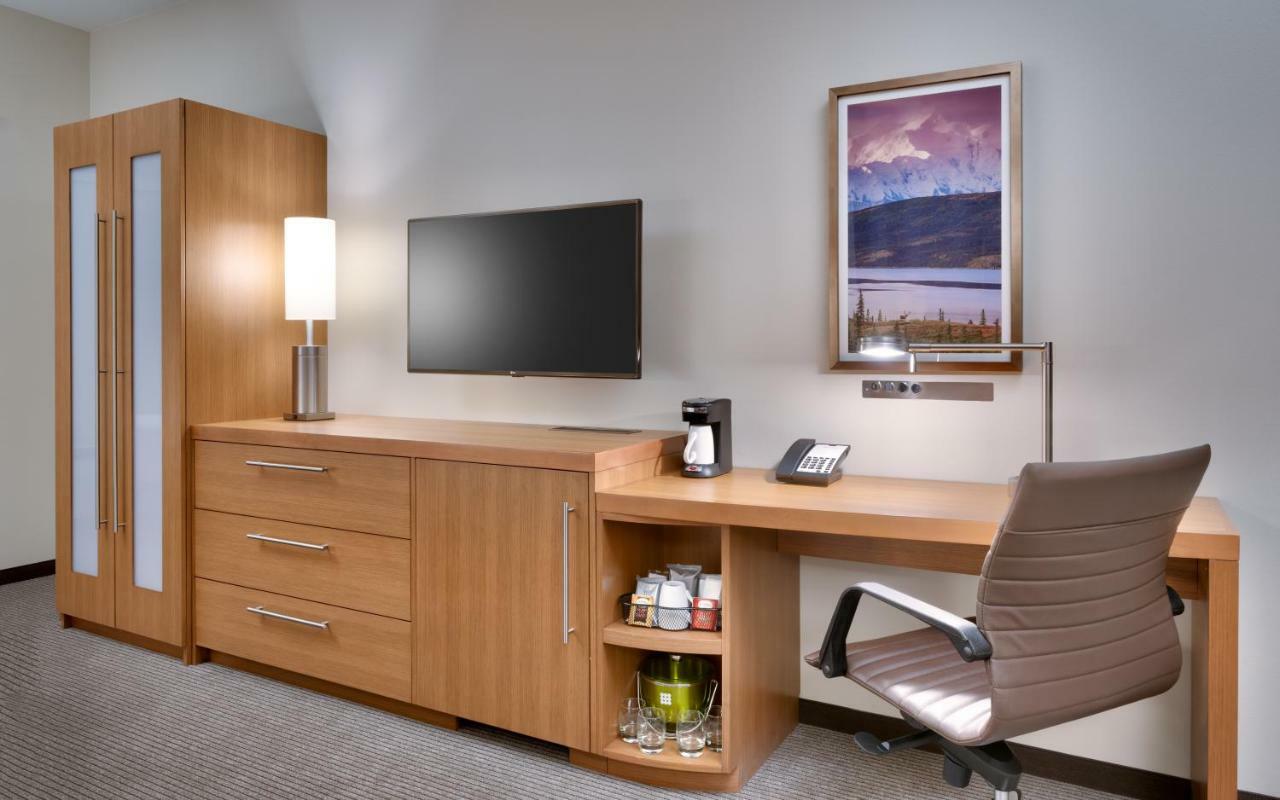 Hyatt Place Anchorage-Midtown Екстериор снимка