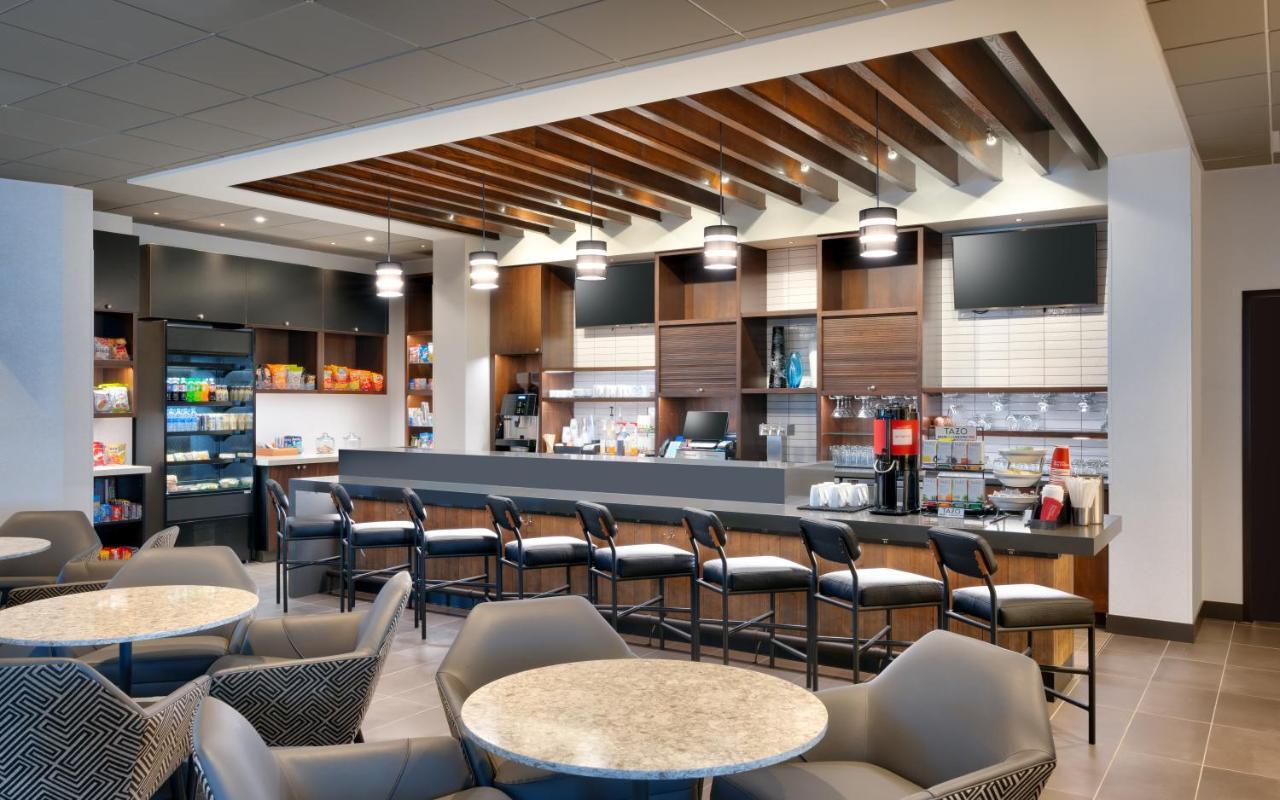 Hyatt Place Anchorage-Midtown Екстериор снимка